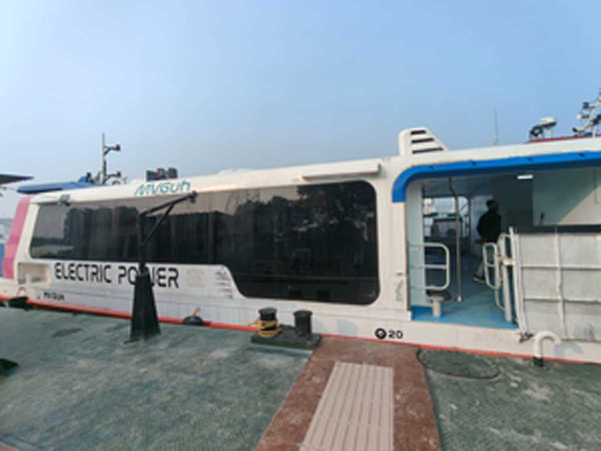 सरयू में वाटर मेट्रो से सफर, जलविहार में नहीं रहेगी कोई कसर